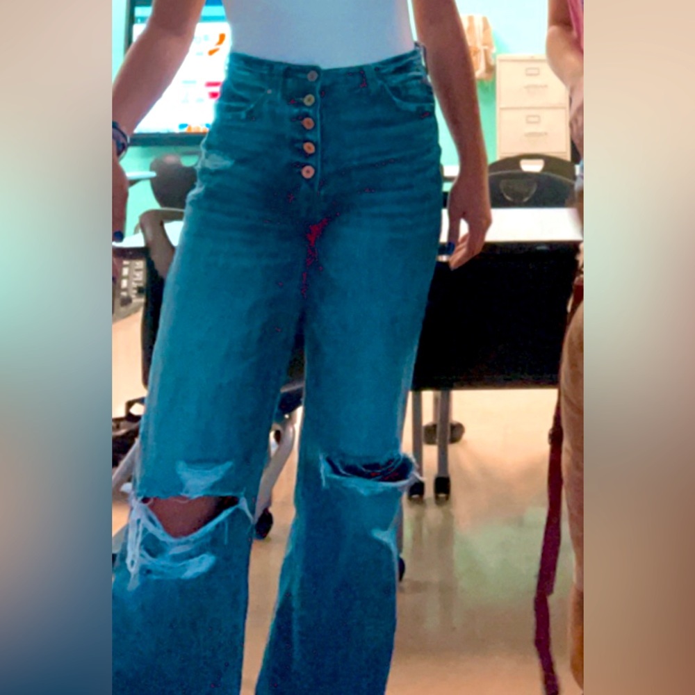 Kancan high rise Mom Jeans! 3/25